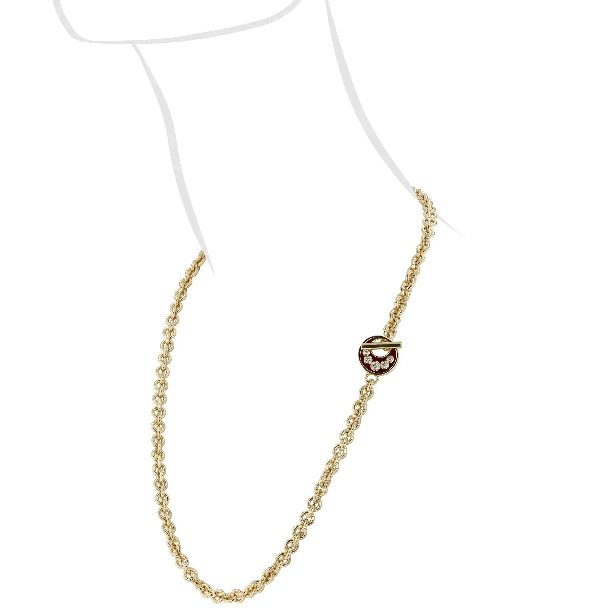 Carolina Necklace | Cable chain necklace with clasp and stones.